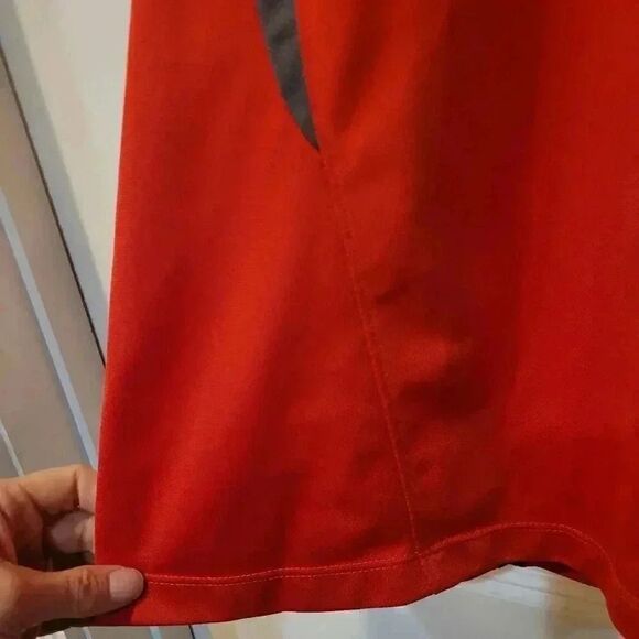 𝅺Wilson Men's Red/White/Black Quick Dry Short Sleeve Shirt - Picture 7 of 9